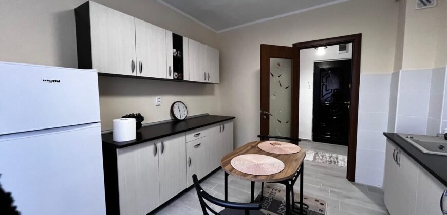 Apartament cu 2 camere central de închiriat