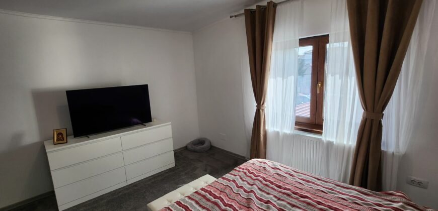 Vanzare casa cu Spatiu comercial in inima Bacaului