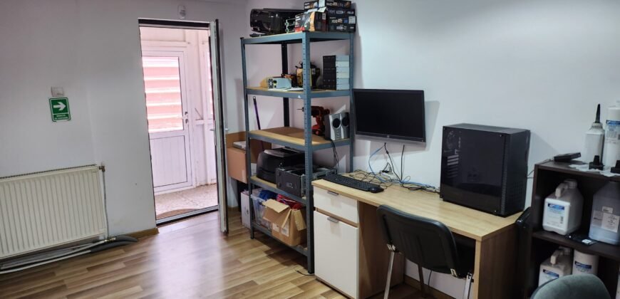 Vanzare casa cu Spatiu comercial in inima Bacaului