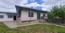 Casa Bătrânească de vanzare