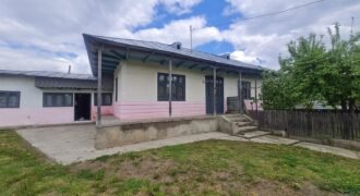 Casa Bătrânească de vanzare