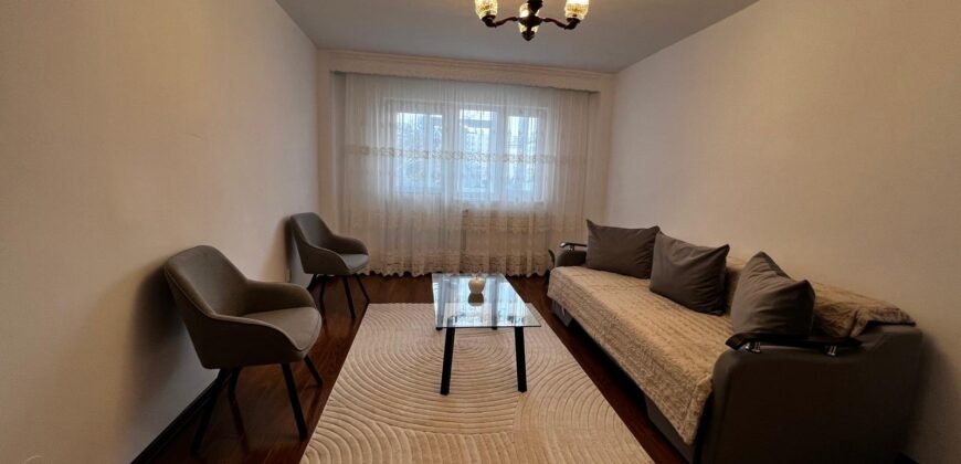 Apartament cu 2 camere central de închiriat