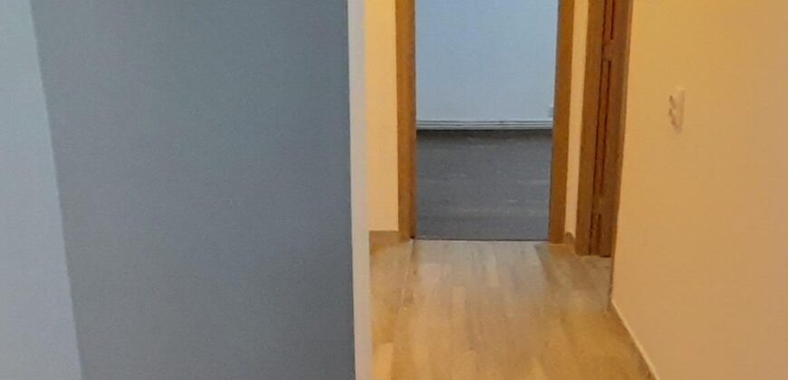 Apartamet cu 3 camere decomandat