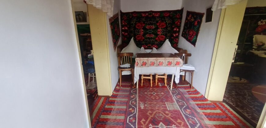 Casa Bătrânească de vanzare