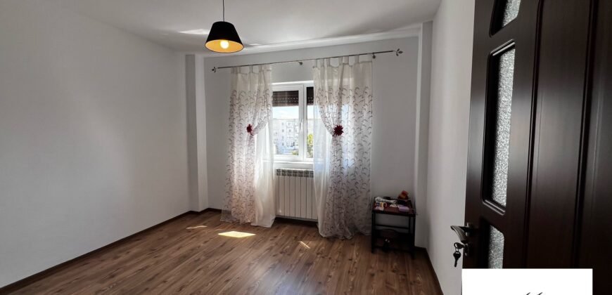 Apartament de vânzare zona Nord decomandat